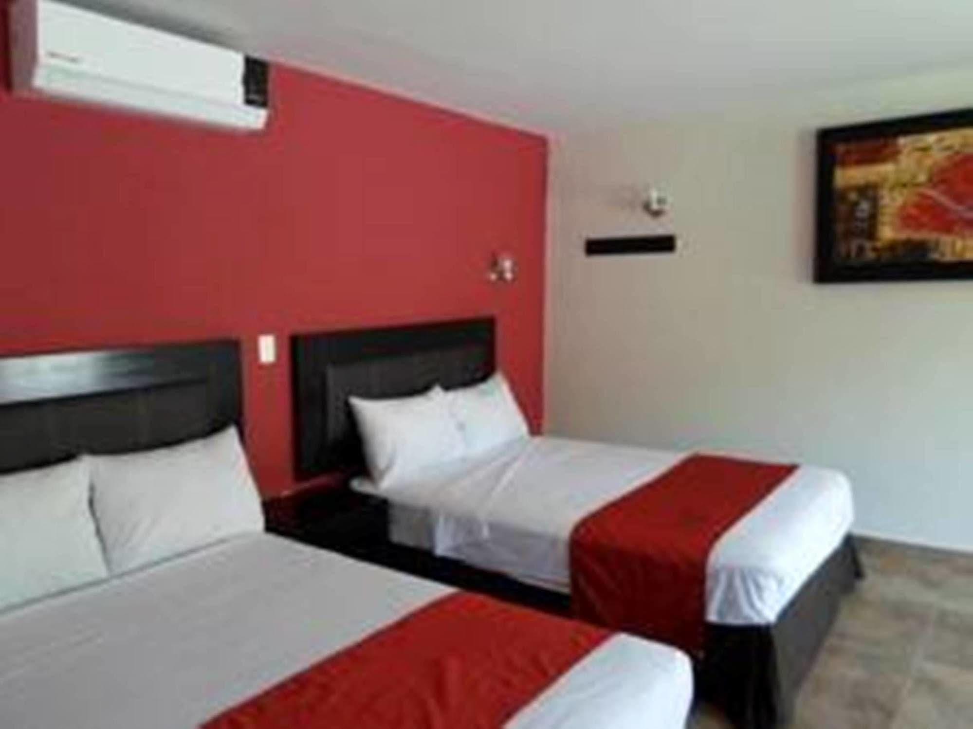 Hotel Montroi City Colima Extérieur photo